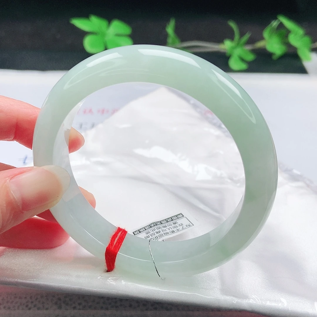 翡翠手镯未镶嵌58圈