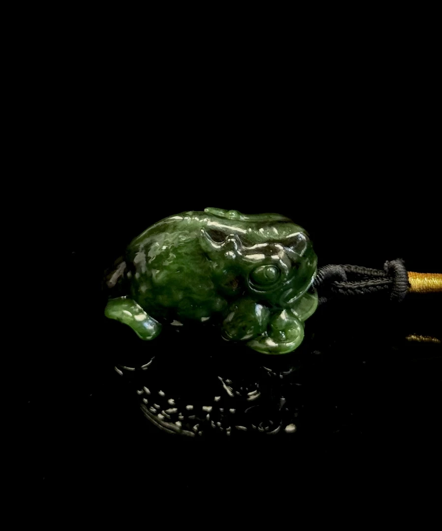 珍藏级 和田玉 俄七 聚红皮三脚金蟾吊坠 32*21*19