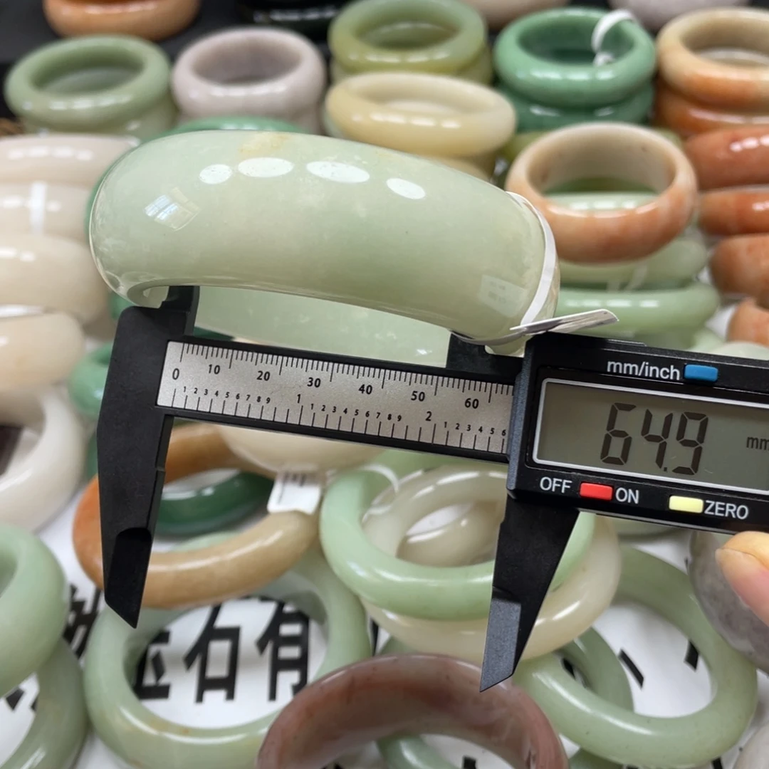 有***猫未镶嵌手镯石英质玉