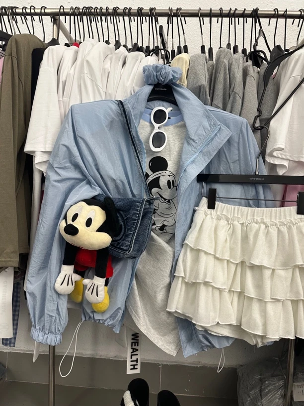 ▪️现货·東R薄薄一层带头花纯色速干冲锋衣面料外套