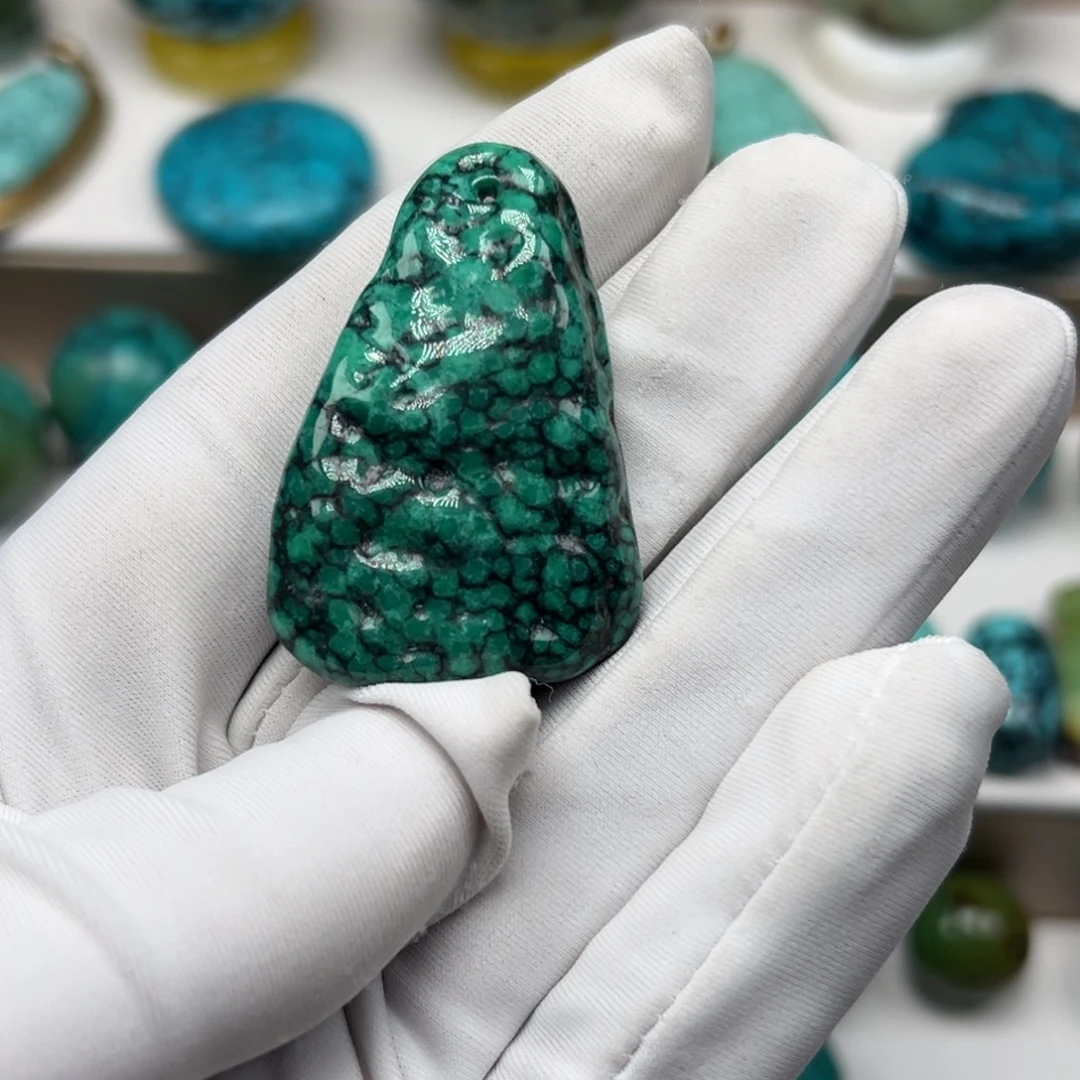 牛***旺绿松石未镶嵌珠宝奇石