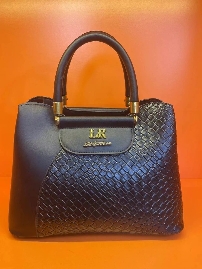 2025新款小容量女士手机包通勤小众高级感字母单肩斜跨包60132