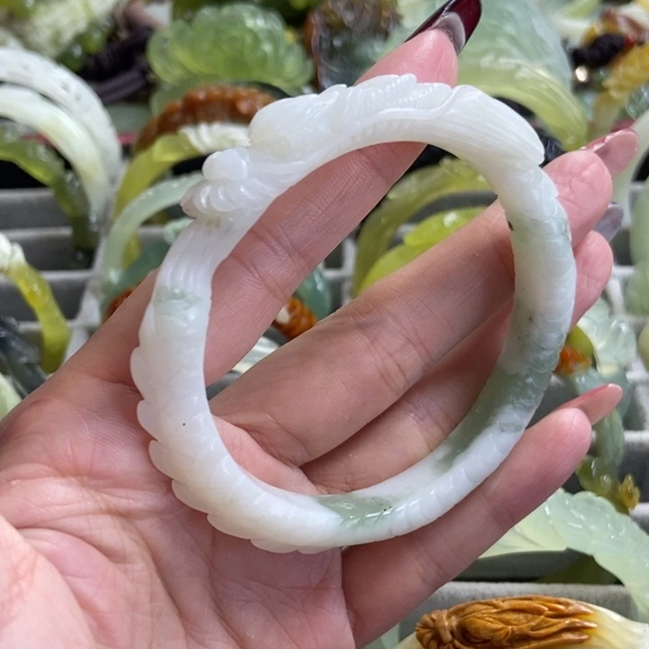 蛇纹石玉手镯未镶嵌