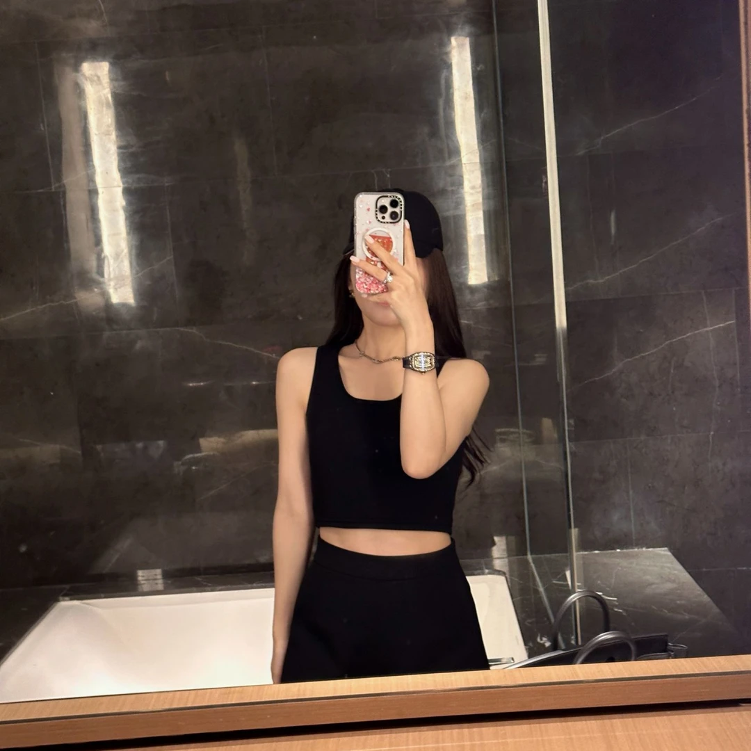 syna希娜 藏颜 U领素色针织背心