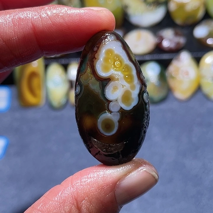 玛瑙/玉髓未镶嵌珠宝奇石