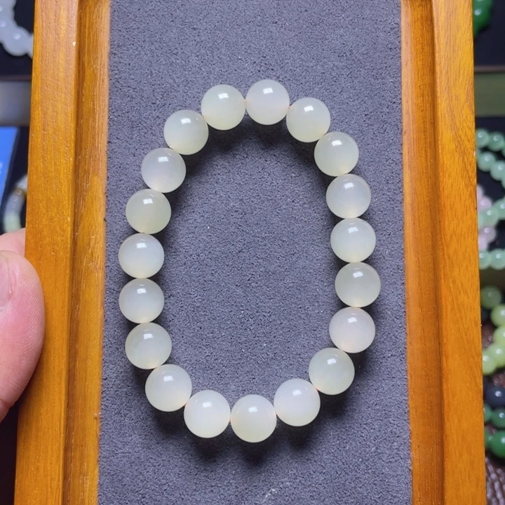 手串未镶嵌和田玉小*?