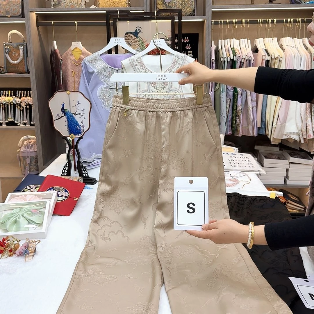 又*柒非遗传承人的精神风貌