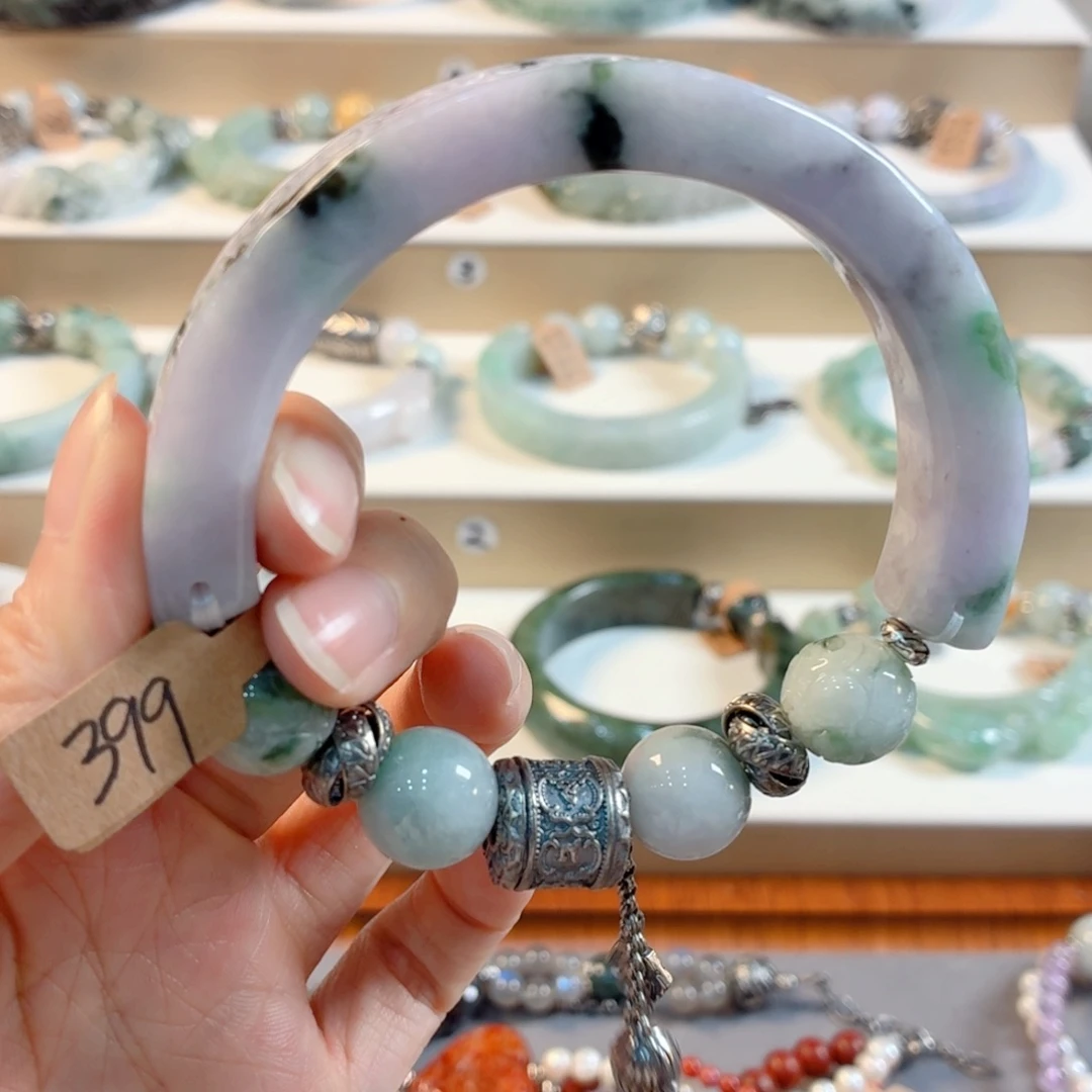 东***色翡翠未镶嵌手链手串