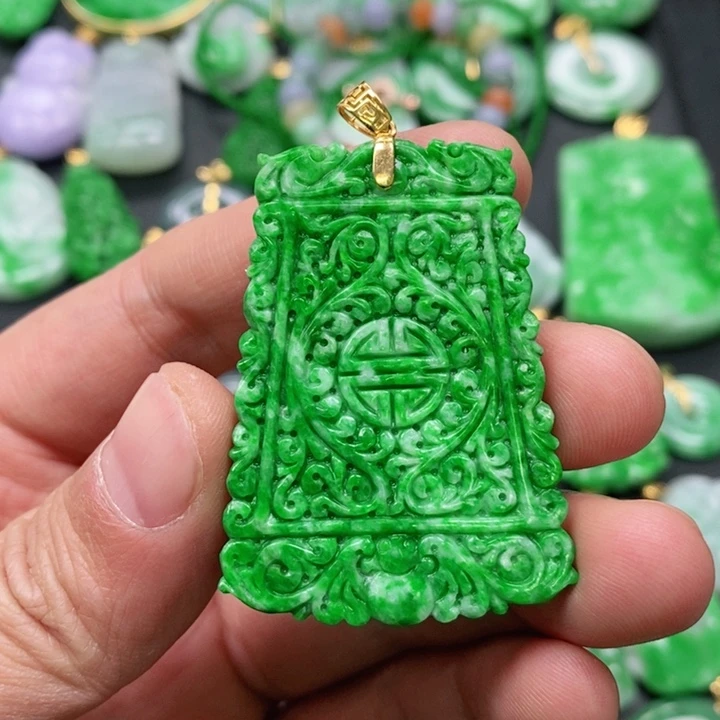 翡翠颈饰未镶嵌吊坠