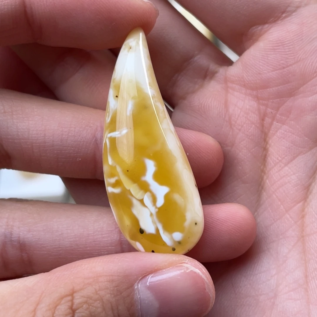 蜜蜡未镶嵌珠宝奇石瑕疵