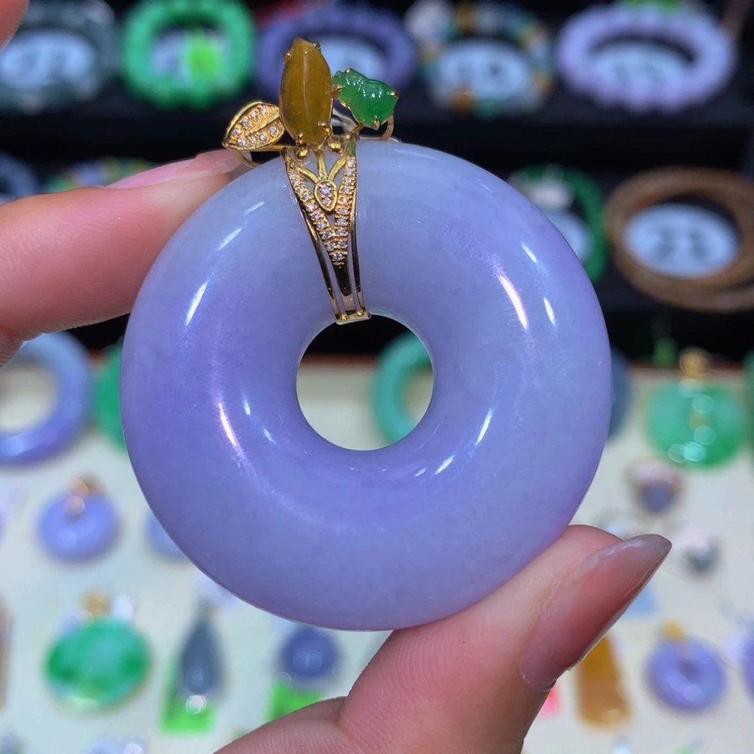 翡翠18K金镶嵌颈饰翡翠