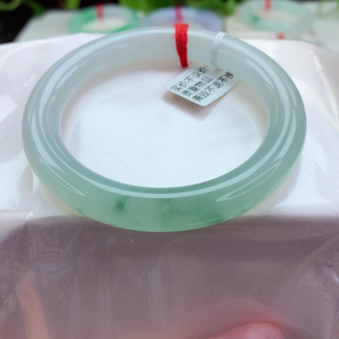 未镶嵌手镯（圆镯）翡翠54.3冰胶绿花 清新淡雅 力推 喵喵