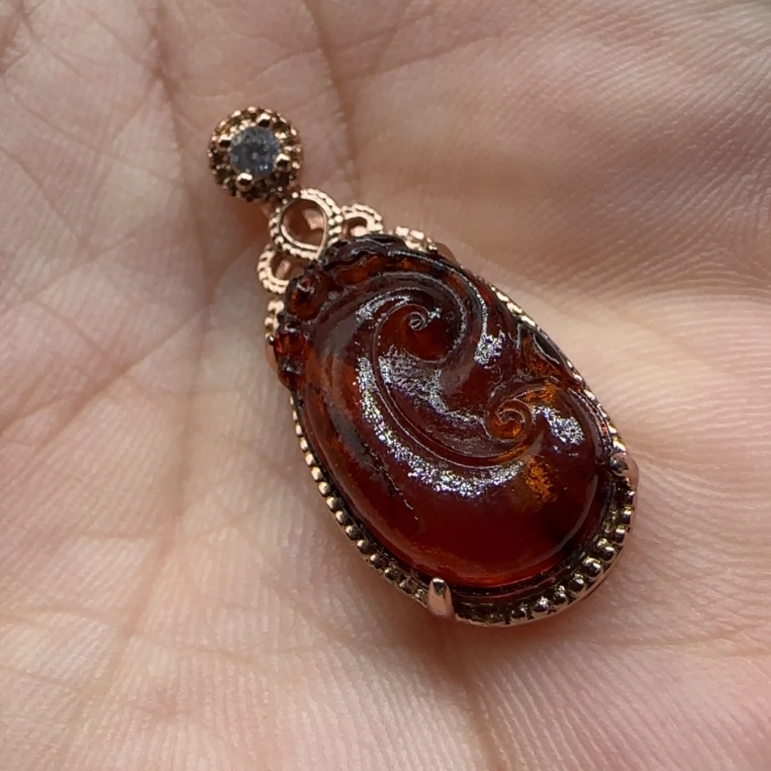 琥珀未镶嵌珠宝奇石