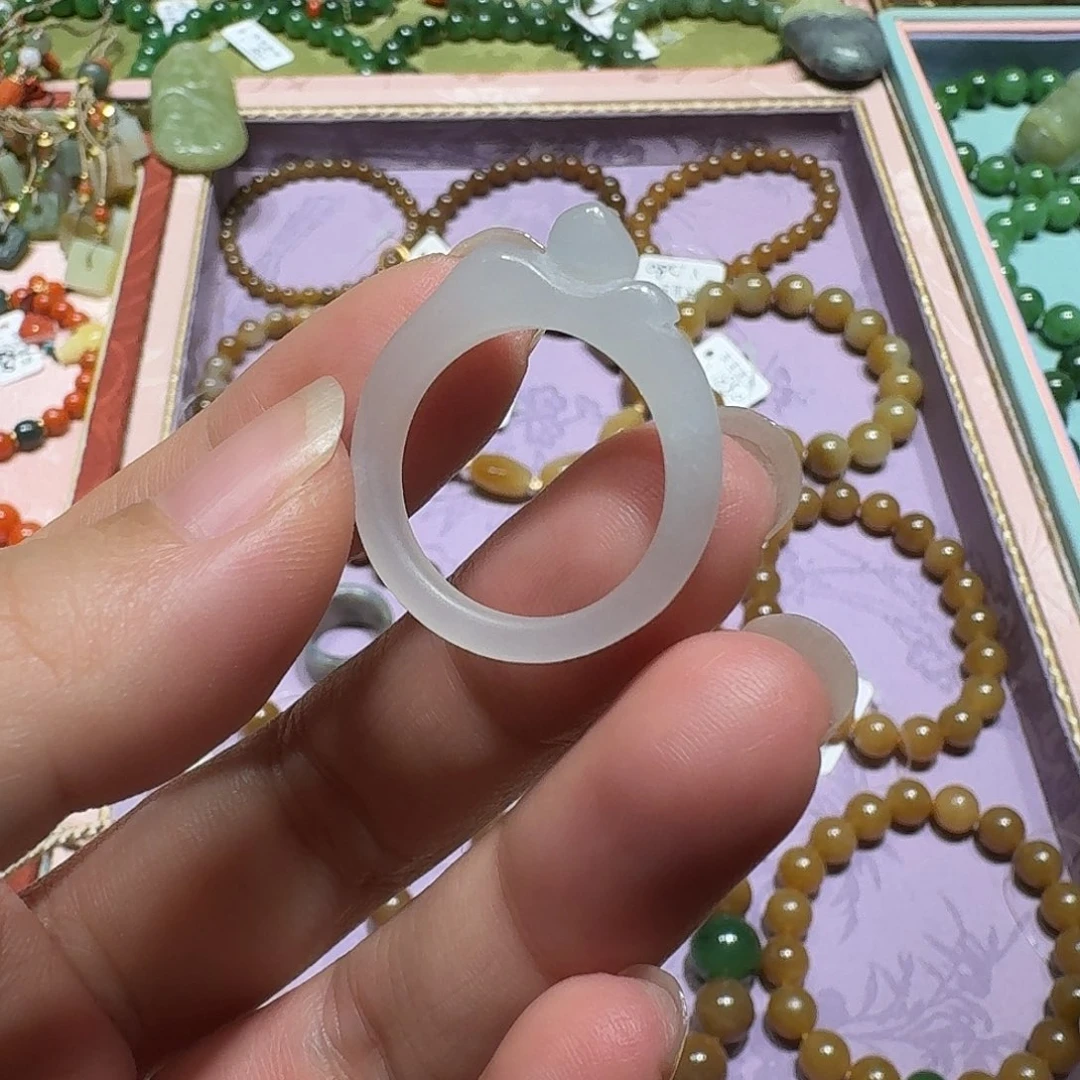 和田玉未镶嵌珠宝奇石