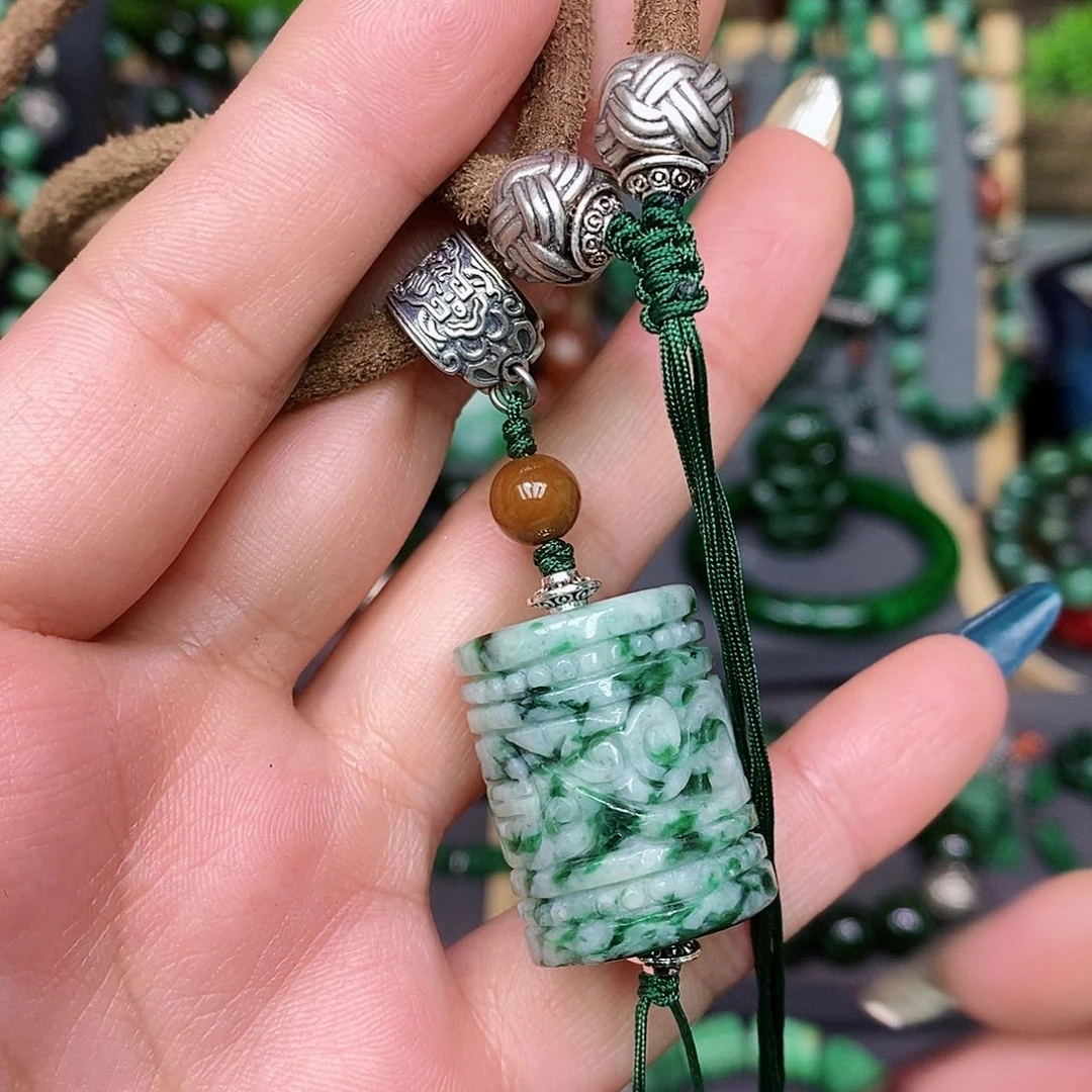 翡翠颈饰银S925镶嵌漂亮美眉