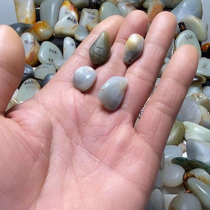 和田玉未镶嵌颈饰吊坠配珠多规格发货