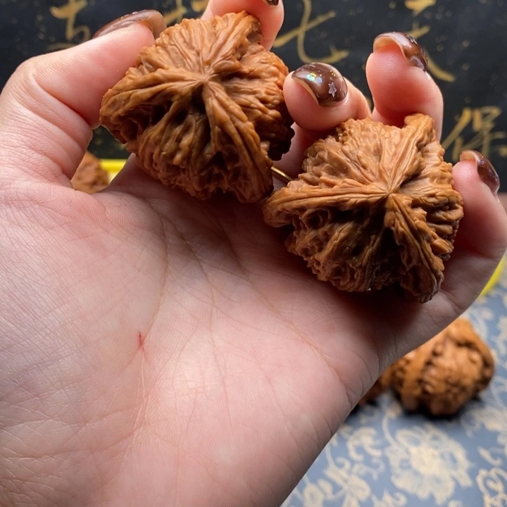 小***气吊坠文玩核桃白狮子