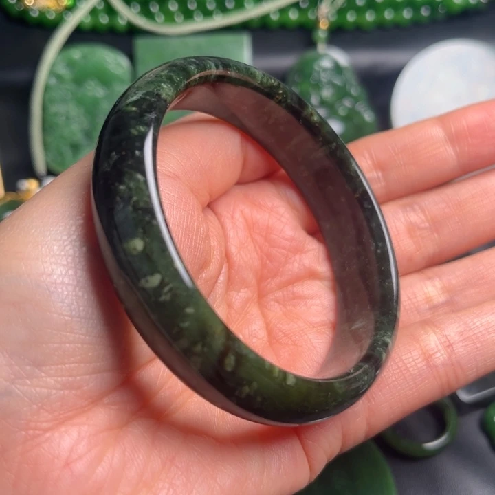 和田玉未镶嵌珠宝奇石