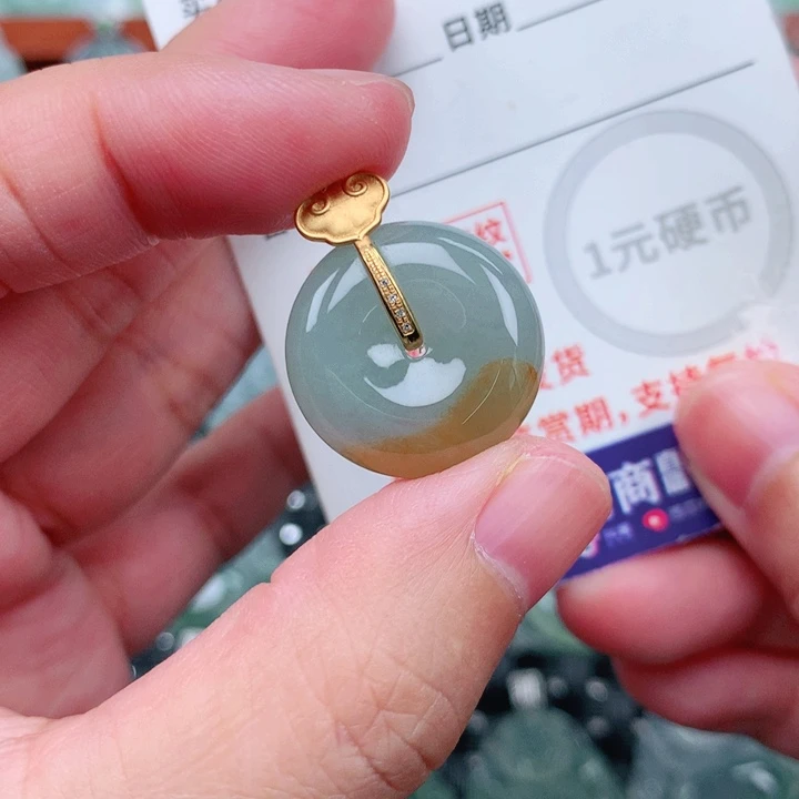 翡翠18K金镶嵌吊坠(不含链)厚卡7.2
