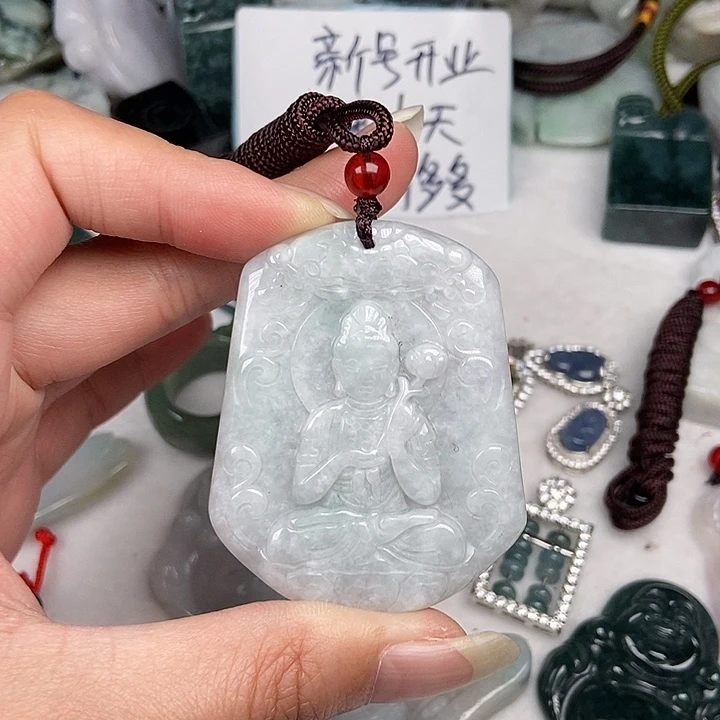 颈饰未镶嵌翡翠马