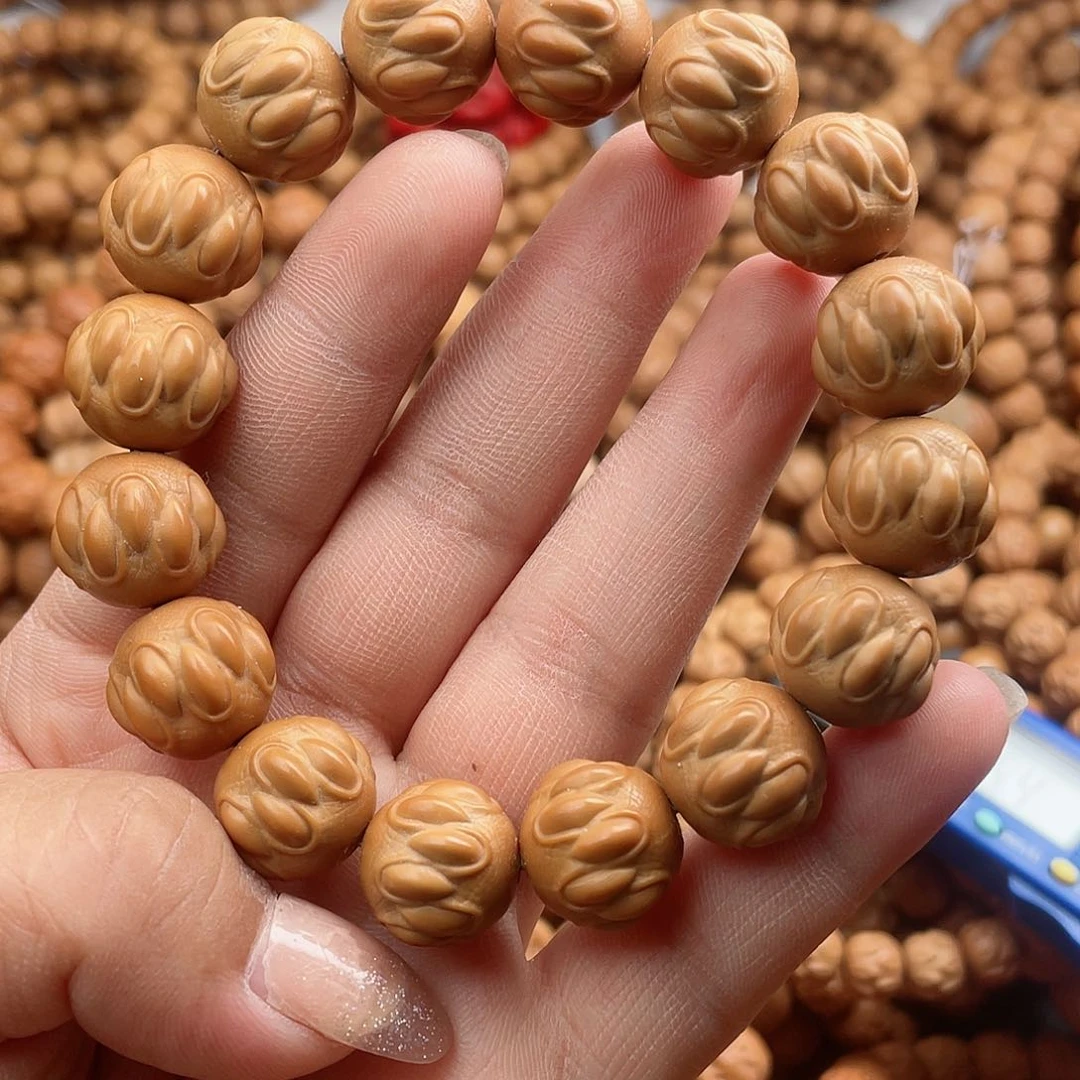 猴头核桃吊坠15+微瑕吞噬