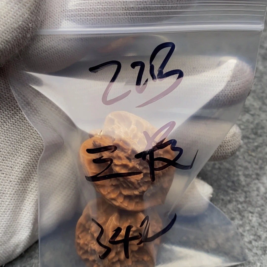 吊坠文玩核桃三棱