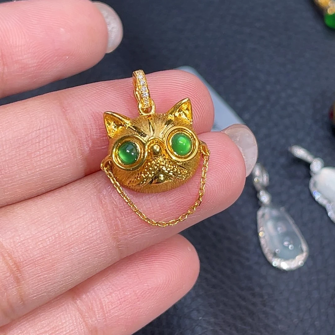 翡翠18K金镶嵌颈饰招财猫