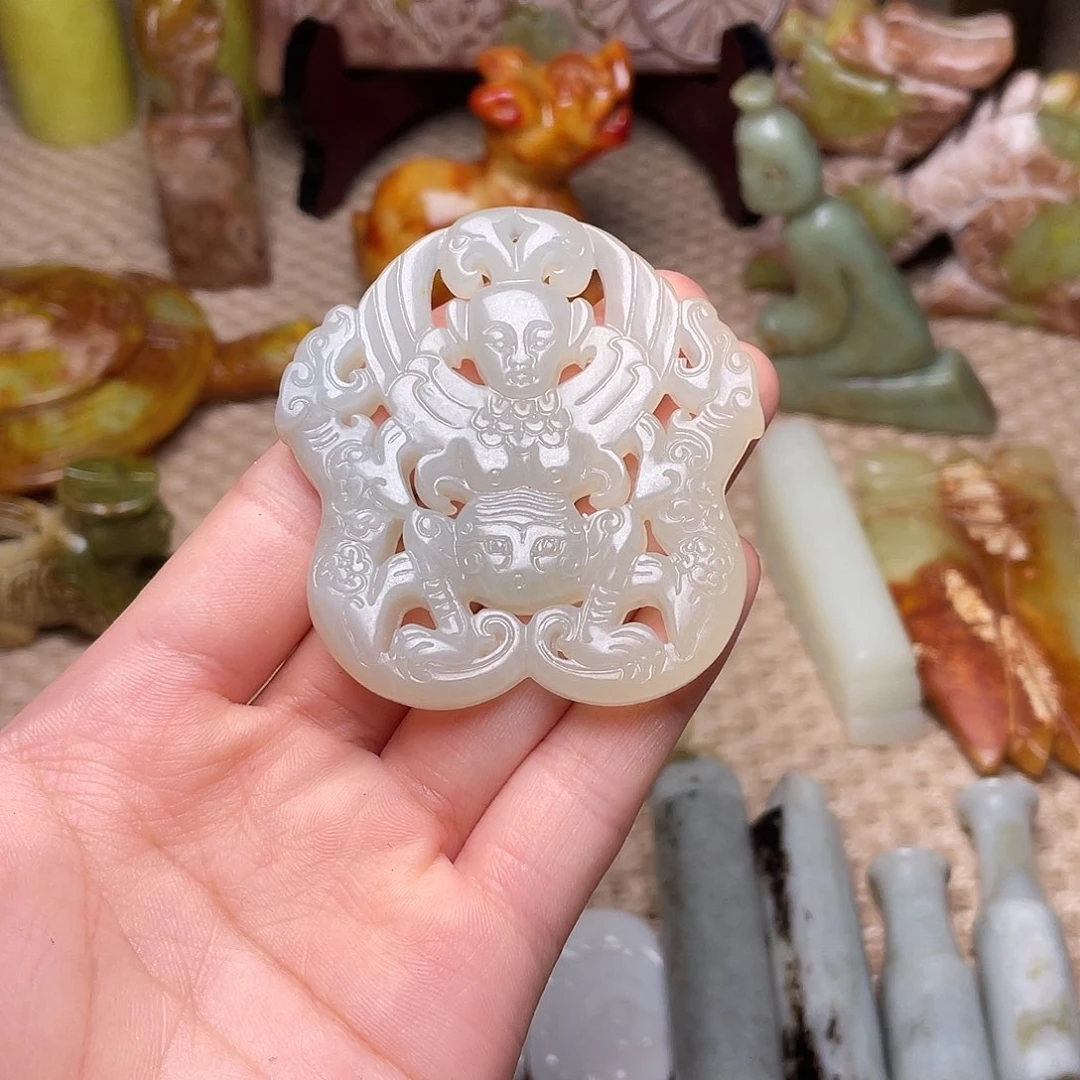 蛇纹石玉未镶嵌颈饰