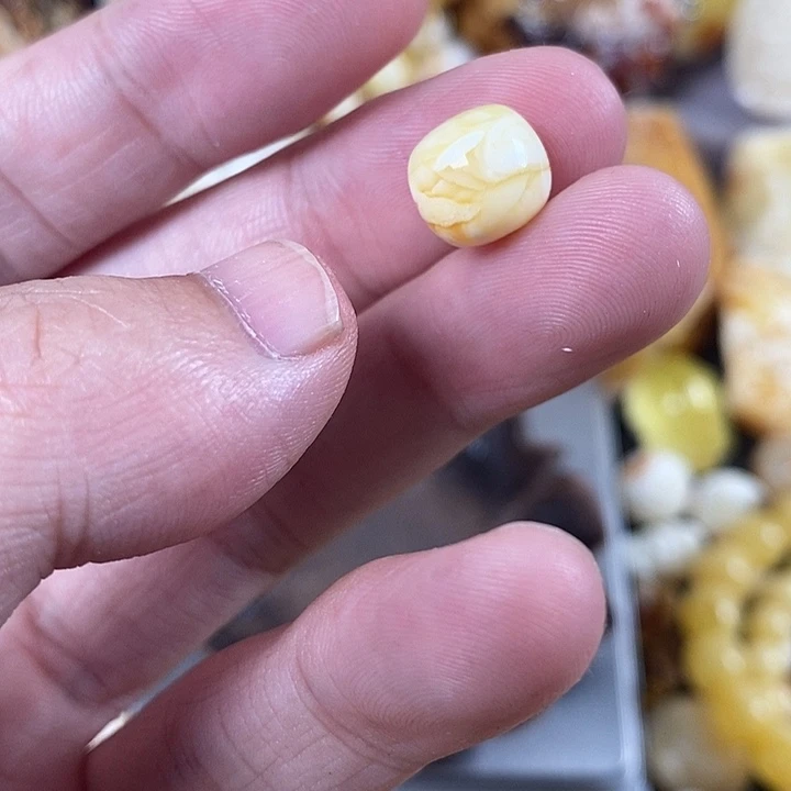 琥珀未镶嵌裸石我
