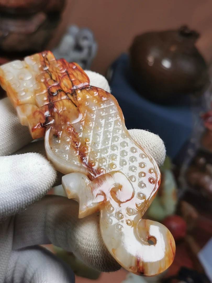 新疆和田白玉瑞兽把件