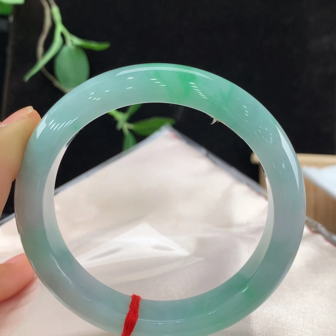 翡翠手镯未镶嵌111-0045