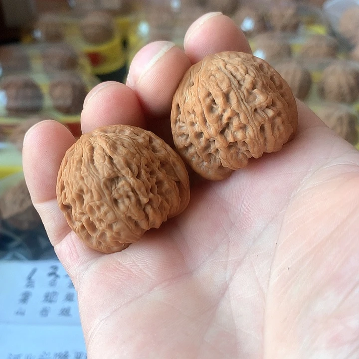 文玩核桃吊坠致*春36红玛瑙