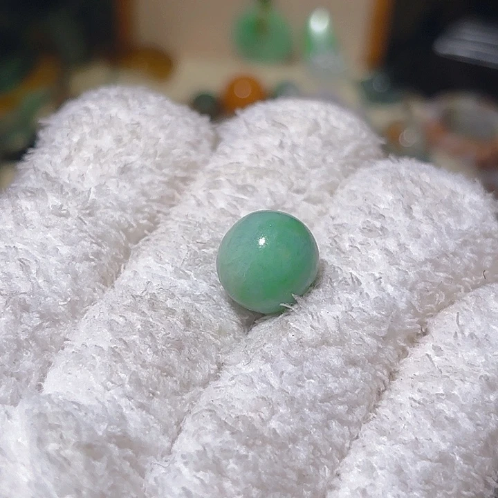 用***4翡翠未镶嵌颈饰专拍