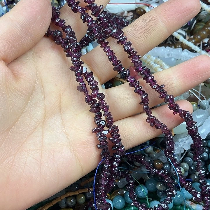 查罗石散珠合金碎石一条