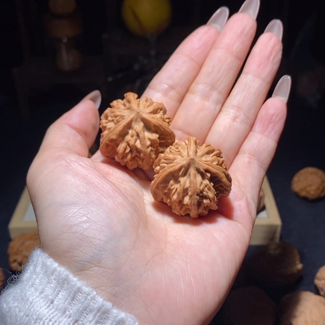 吊坠文玩核桃岐山三棱36