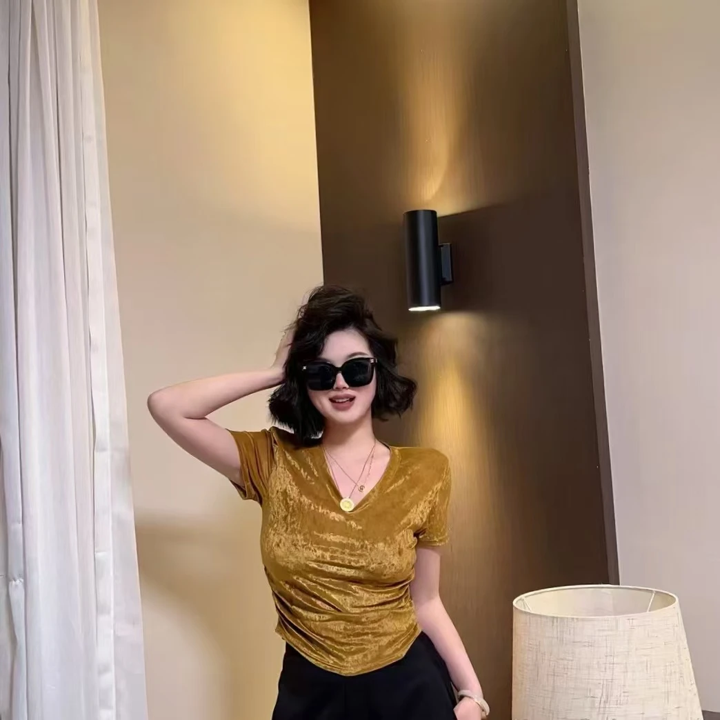 《霞华》2025新款时尚气质百搭小V领高级感短袖上衣