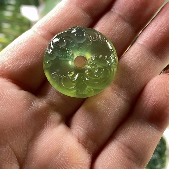 未镶嵌蛇纹石玉颈饰