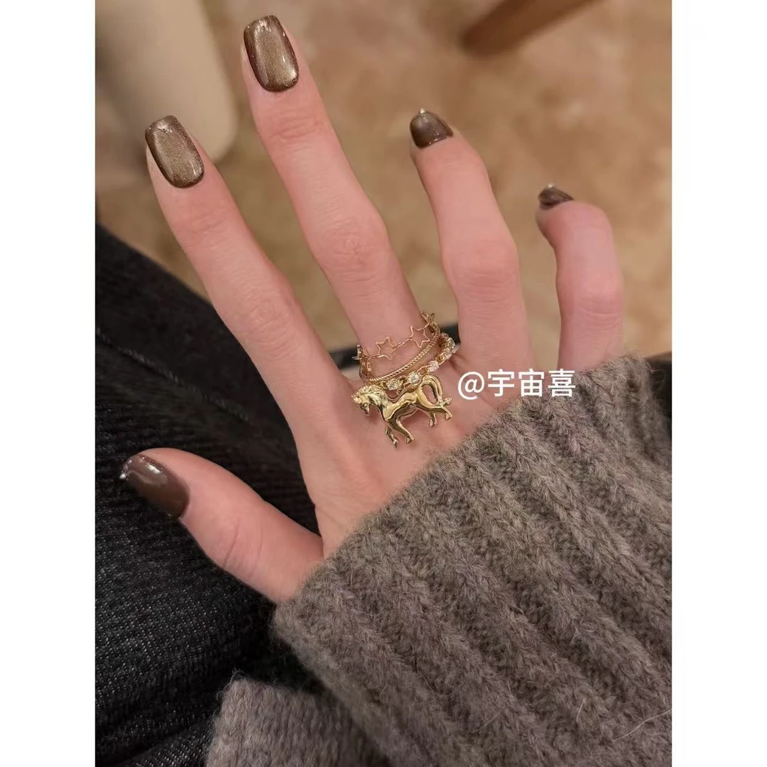 铜合金锆石戒指 I3-278【金属立体小马三层闭口金色戒指（分码数）】