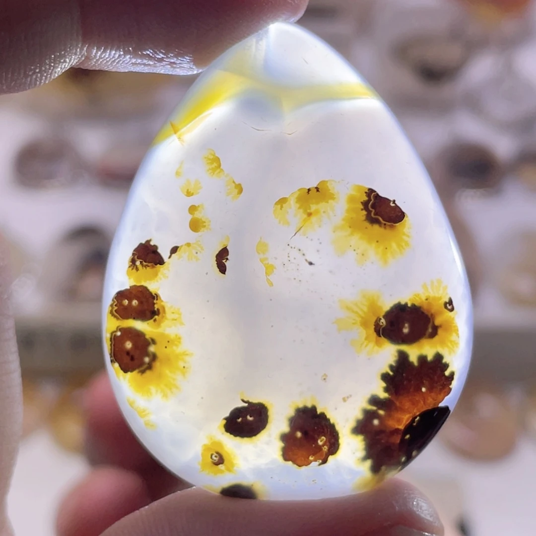 玛瑙/玉髓未镶嵌珠宝奇石