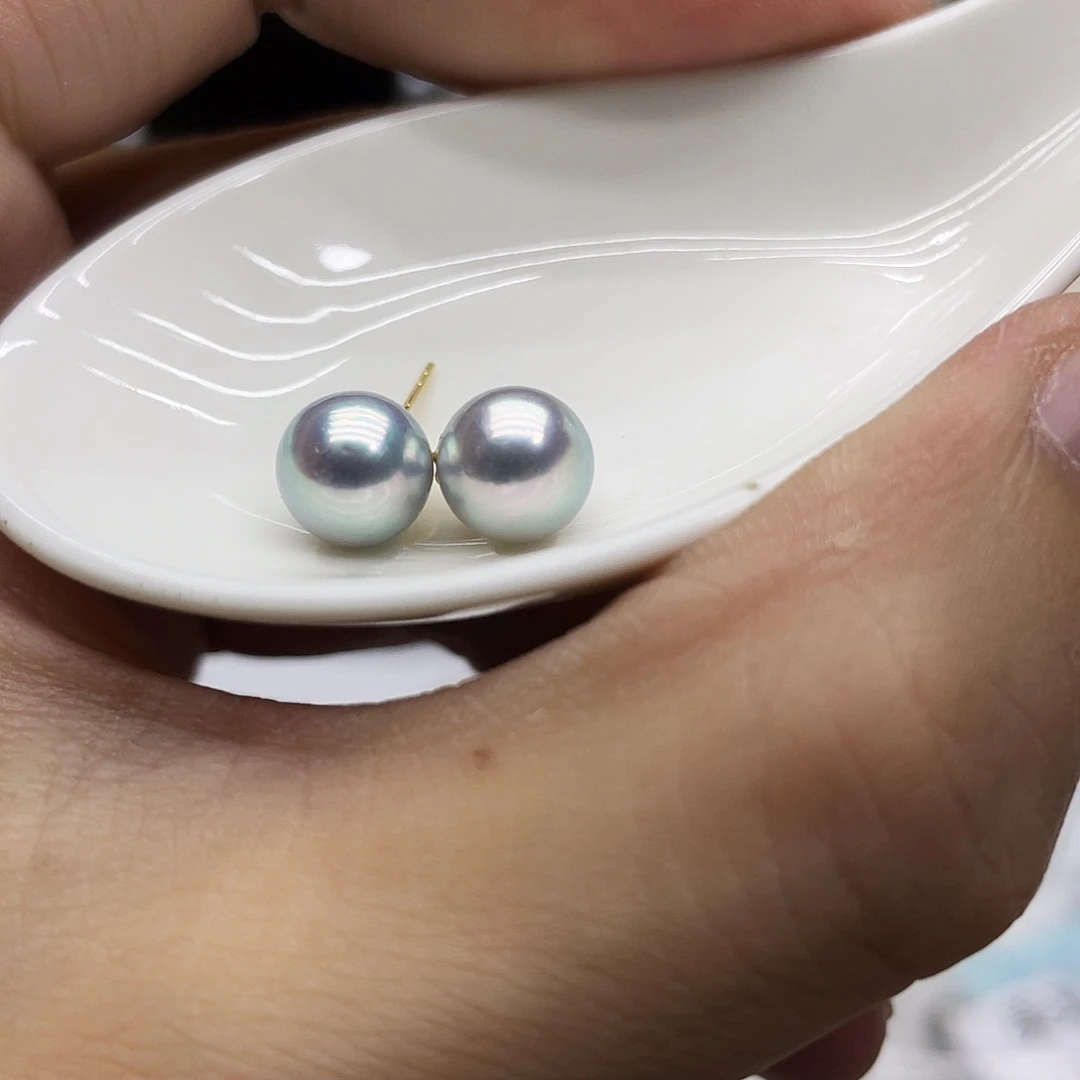 18K金镶嵌海水珍珠耳饰