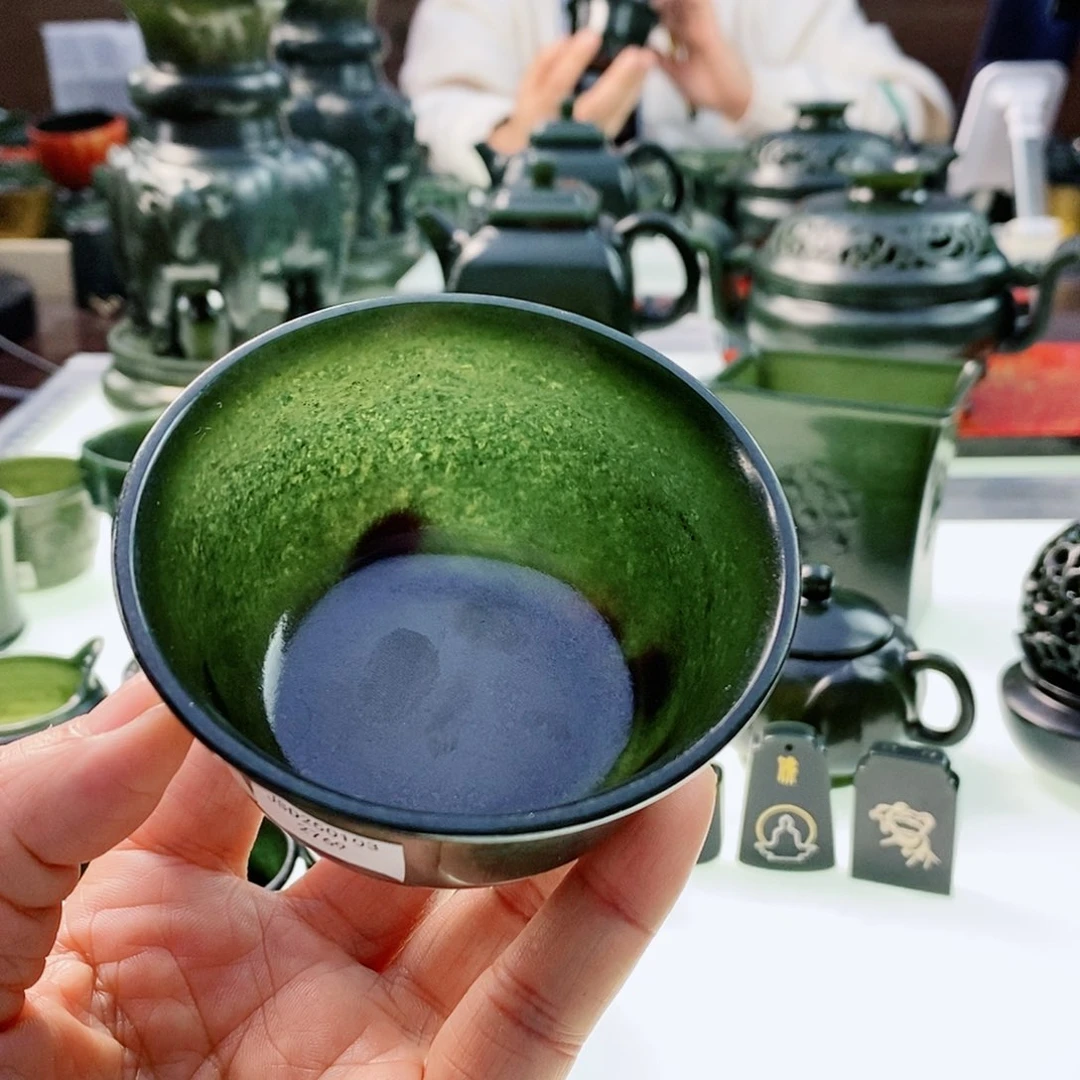 和田玉（青玉）摆件未镶嵌我****?微瑕裂