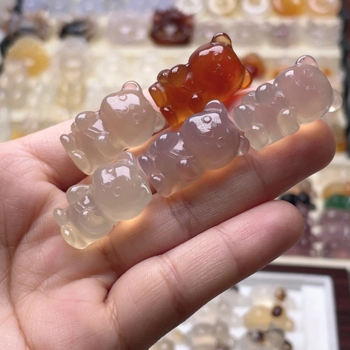 玛瑙/玉髓未镶嵌玛瑙背鱼熊