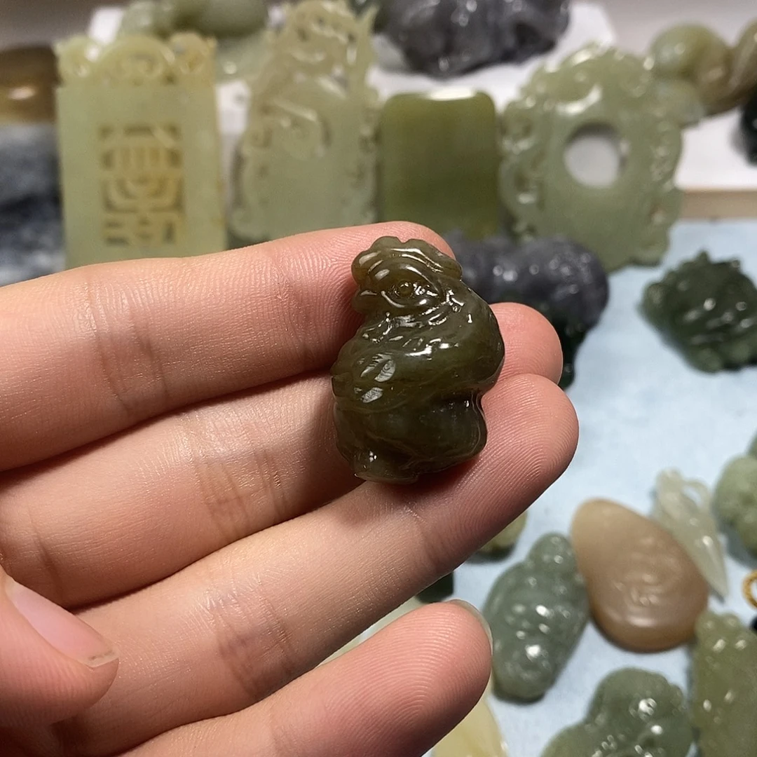 和田玉未镶嵌挂件