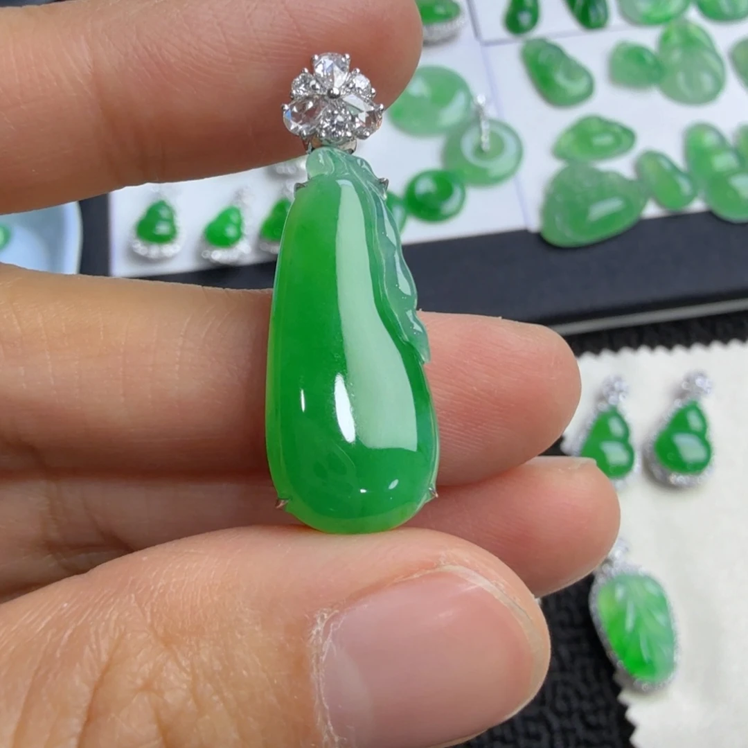 吊坠(不含链)18K金镶嵌翡翠福瓜