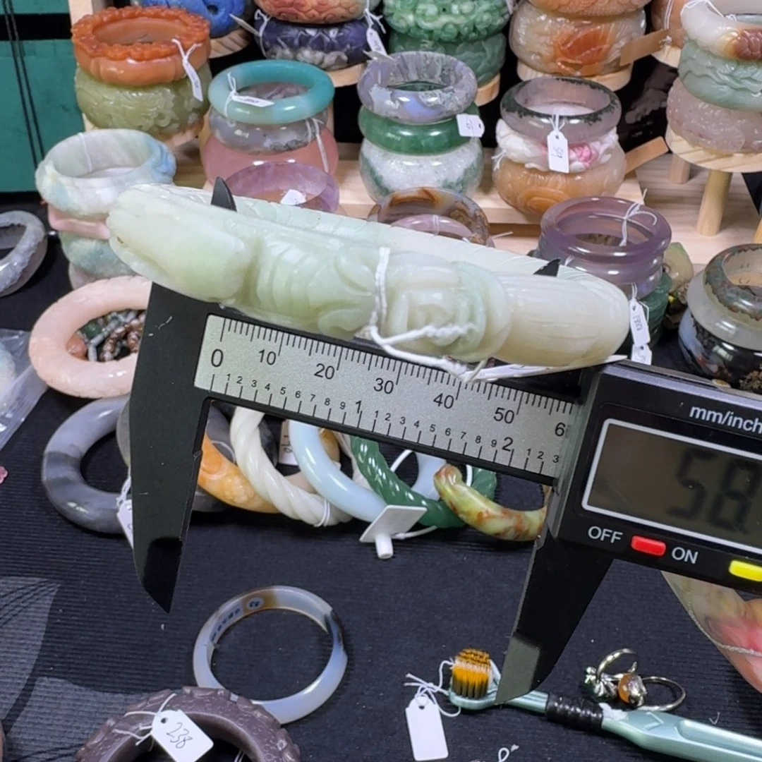 石英质玉手镯未镶嵌福利不退换