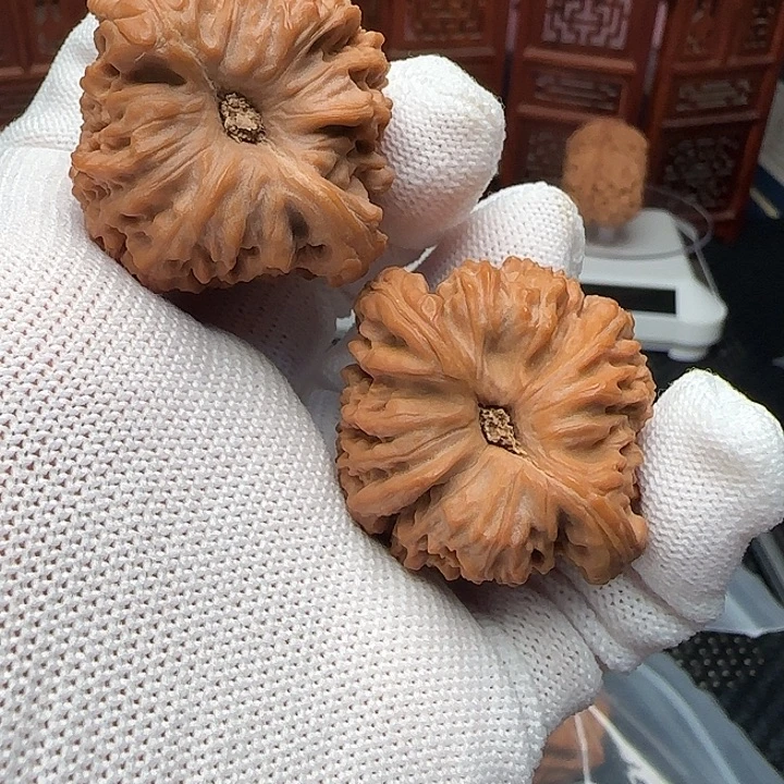 文玩核桃吊坠全品奥迪南疆石40尺