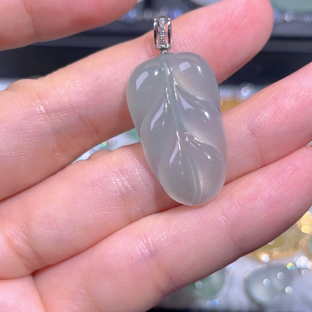 颈饰18K金镶嵌翡翠翡翠