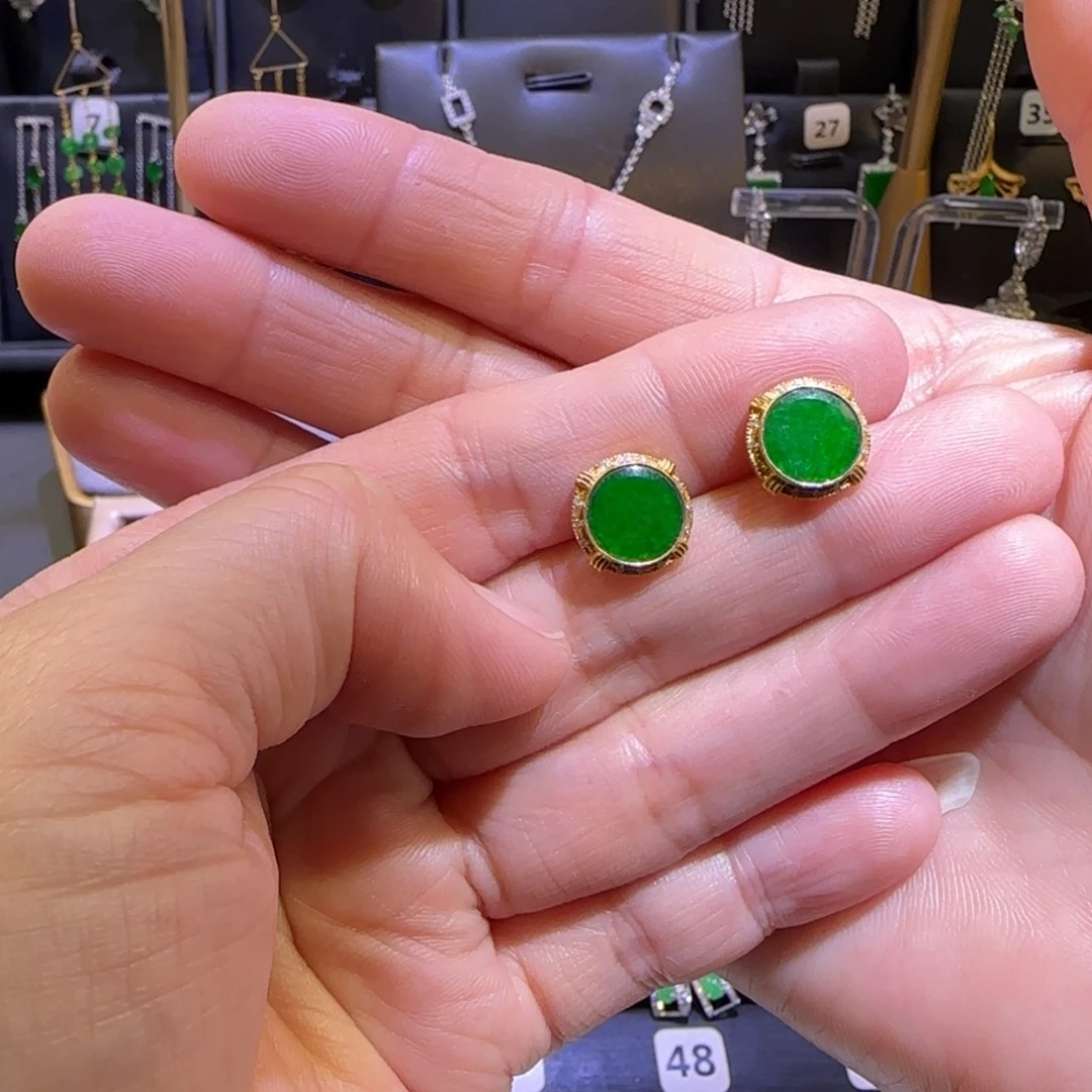 颈饰18K金镶嵌翡翠耳钉