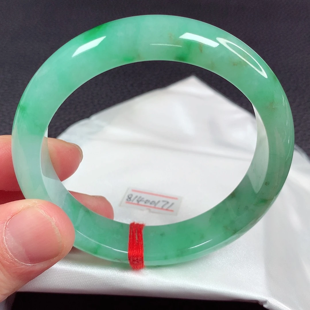 翡翠手镯未镶嵌天然翡翠手镯