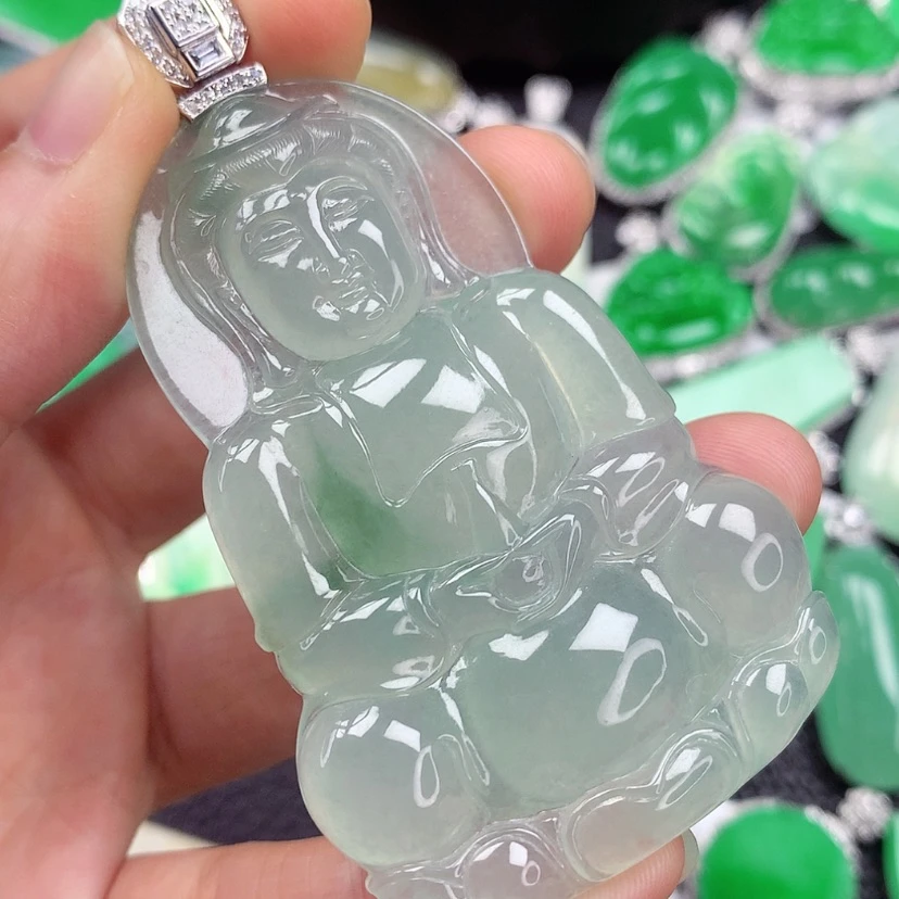 【闪购商品】颈饰18K金镶嵌翡翠观音